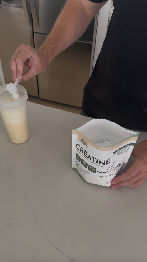 man_dumping_out_creatine